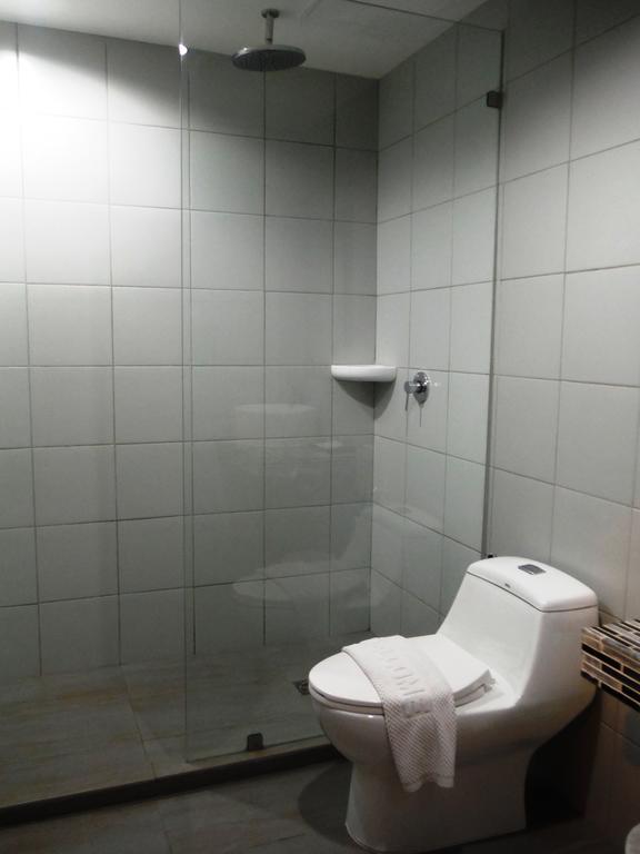 Shooters Guesthouse Pattaya Bilik gambar