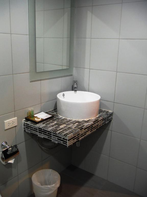 Shooters Guesthouse Pattaya Bilik gambar